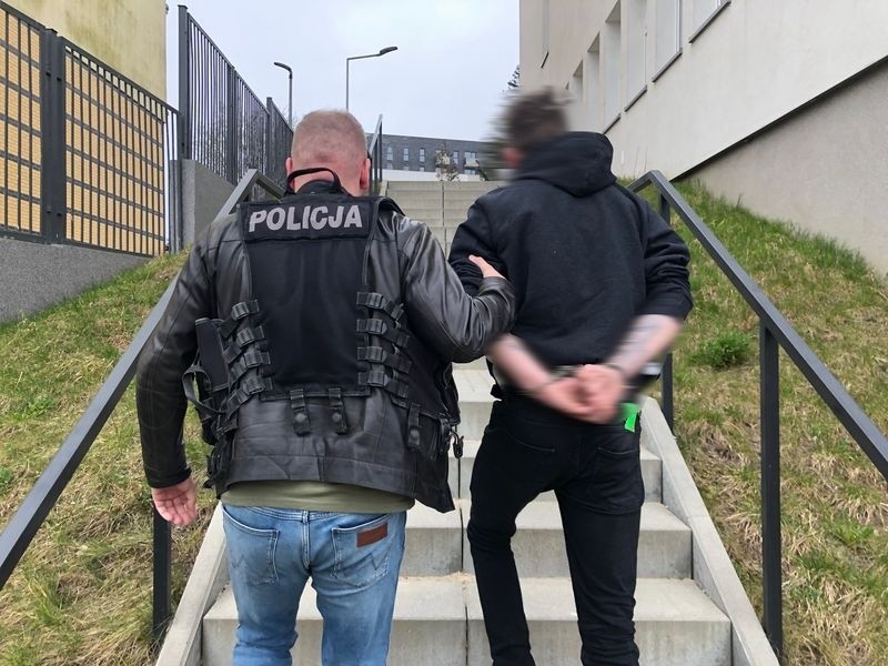 Uciekał przed policją. Słupszczanin w aucie miał narkotyki.