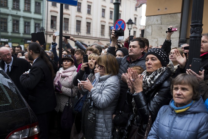 Pogrzeb Andrzeja Wajdy: uroczystości w bazylice ojców...