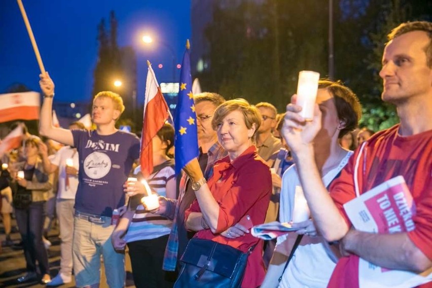 Kraków. Kolejny dzień protestów. Tym razem pod hasłem "Idziemy po trzecie VETO" [ZDJĘCIA]