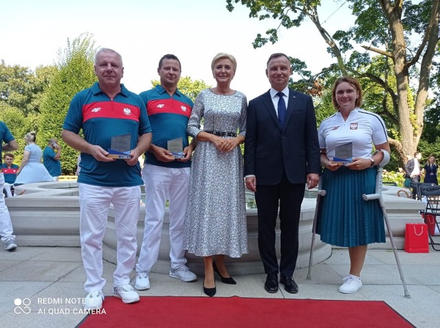 W poniedziałek w ogrodach Pałacu Prezydenckiego odbyła się uroczystość wręczenia nominacji polskim reprezentantom na XVI Letnie Igrzyska Paraolimpijskie w Tokio. W tym gronie był Łukasz Ciszek, który mieszka w Sułkowie w powiecie włoszczowskim, a reprezentuje Start Kielce.