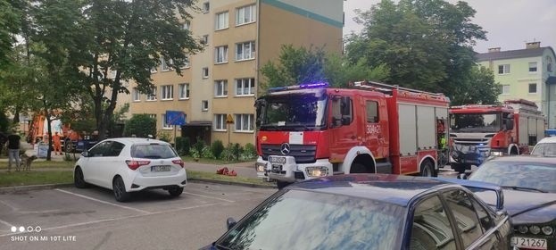 W wyniku potrącenia śmieciarki życie straciła starsza kobieta na ulicy Bema w Białymstoku. Kobieta w wyniku odniesionych obrażeń zmarła na miejscu.