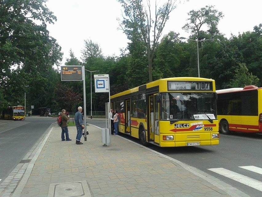 Jelcz pożegnał się z Wrocławiem. Ostatni kurs autobusu (ZOBACZ ZDJĘCIA)