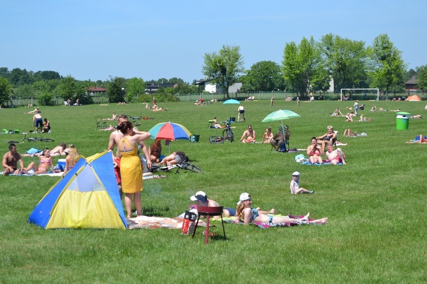 Upały 2014 na Śląsku. Mieszkańcy szukają ochłody na kąpieliskach [ZDJĘCIA]