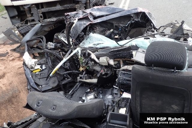 Wypadek w Rybniku: Kierowca BMW nagle zmienił pas i wbił się...
