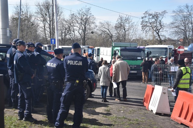 Jak mówią organizatorzy w proteście uczestniczy nawet ponad stu przewoźników.