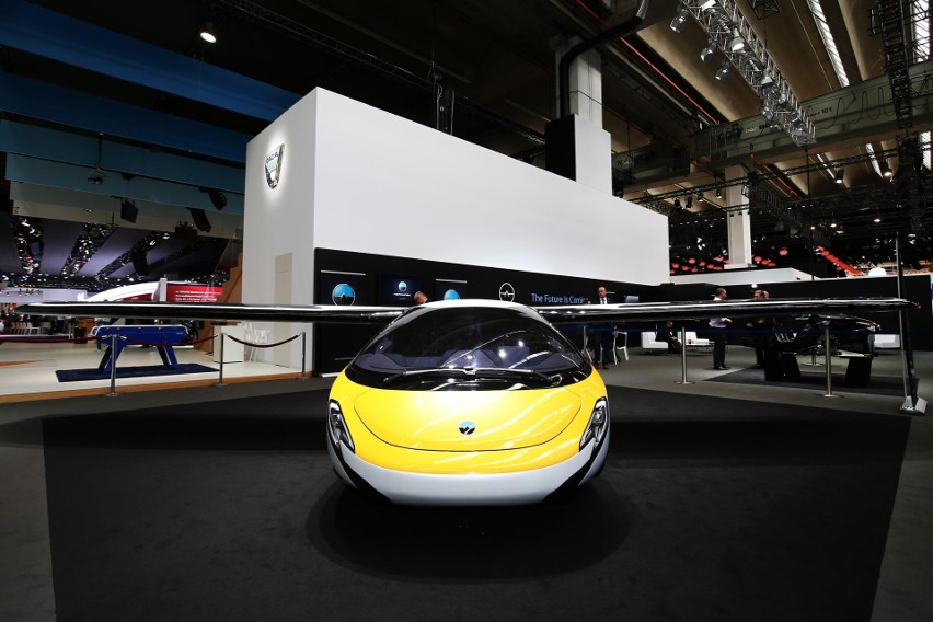 Nowa wersja AeroMobil 4.0 pokazywana we Frankfurcie nie...