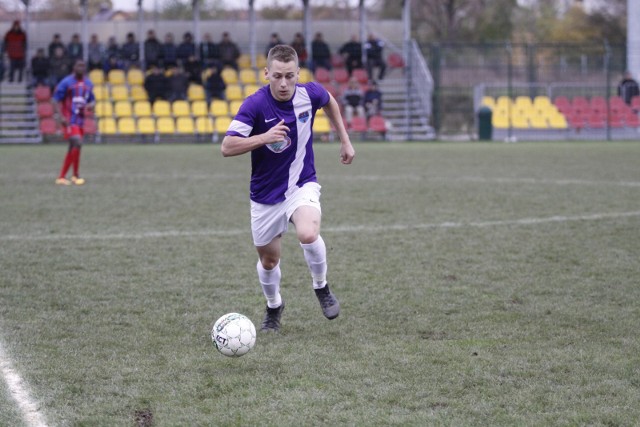 Pomocnik Maciej Bajor doprowadził do remisu 1-1, a potem miał jeszcze jedną dogodną okazję bramkową dla Starowic.