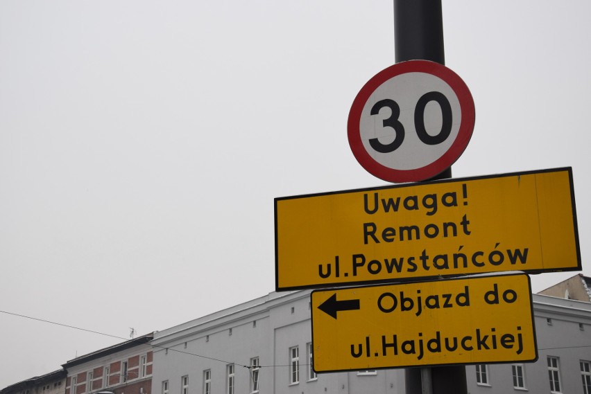 W Chorzowie trwa przebudowa ulicy Powstańców. Kierowcy muszą...