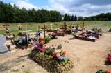 Poznań: Cmentarz w Naramowicach samowolą budowlaną? [ZDJĘCIA]