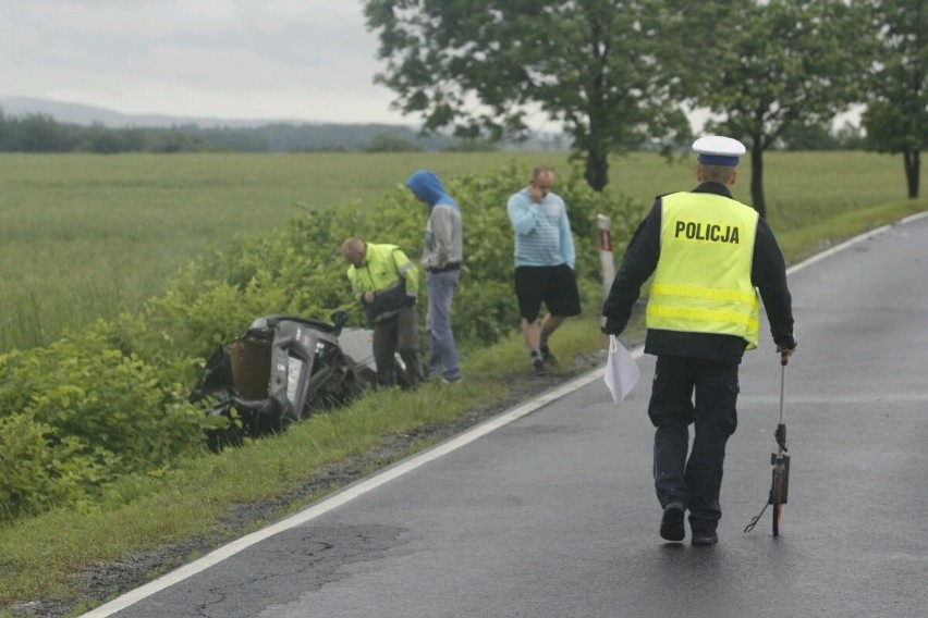 Trzy osoby ranne w wypadku na drodze Wrocław - Świdnica (ZDJĘCIA)