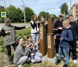 Wolontariusze pomagają dzikim pszczołom w sąsiedztwie Biebrzańskiego Parku Narodowego. To jedyna taka grupa w Polsce