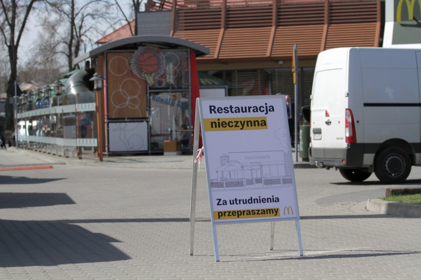 McDonald's w Tarnobrzegu w czwartek zamknięty do godziny 19. Filmowcy nagrywają klip reklamowy. Zobacz zdjęcia 