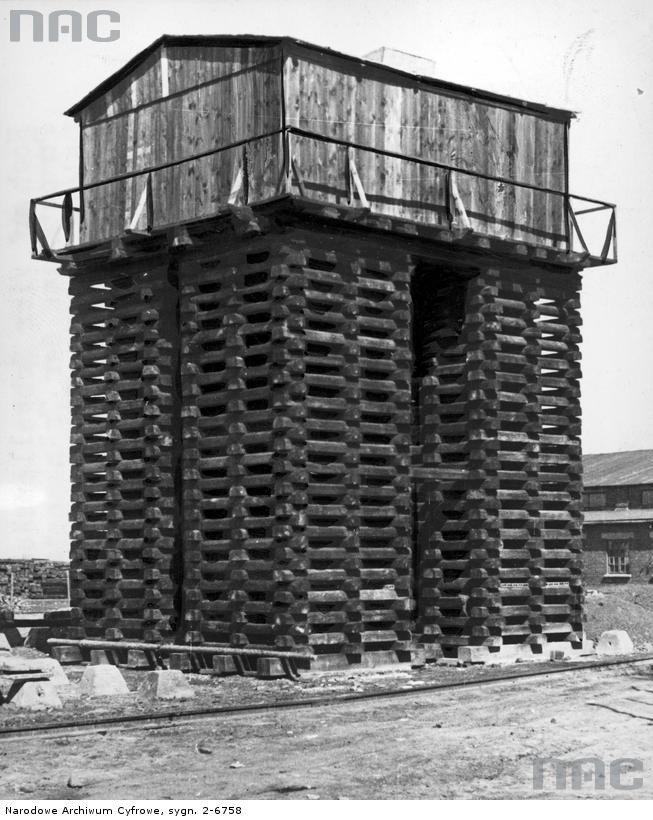 1942 -  Stacja pomp w zakładzie impregnacji drewna w...