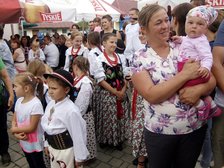 Odkryj Beskid Wyspowy. W sobotni deszczowy wieczór pokonali Korab, a w niedzielny słoneczny poranek wspięli się na Jaworz