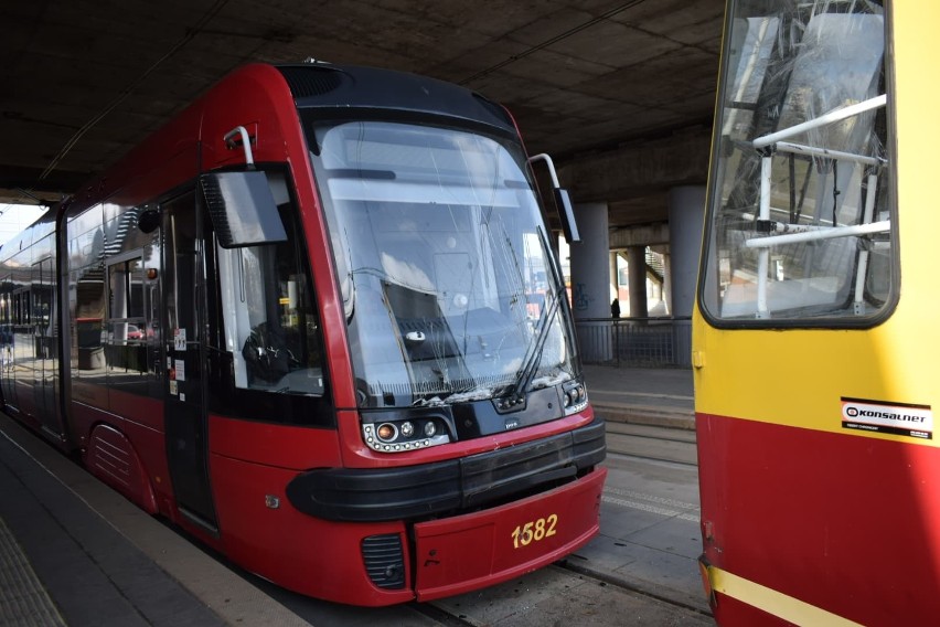 Wypadek na al. Bandurskiego. Zderzyły sie tramwaje [zdjęcia]