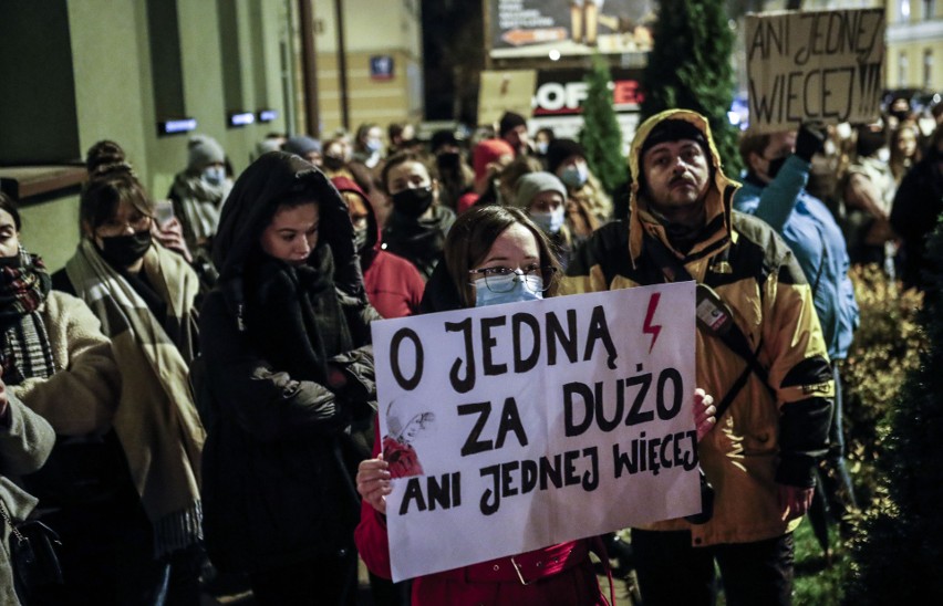 Manifestacja pod hasłem "Ani jednej więcej" w Rzeszowie.