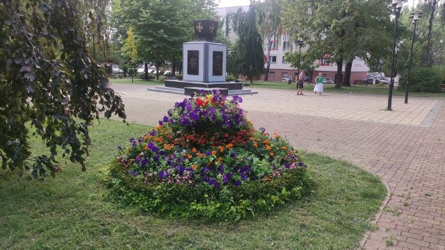 Pomnik ma kilkadziesiąt lat i jego stan wymagał renowacji. Jego długa historia to także świadectwo długiej i niełatwej historii Śląska. Przesuwaj strzałką w prawo >>>