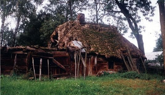 Na zdjęciu XIX-wieczna chata w Wiercieniu.