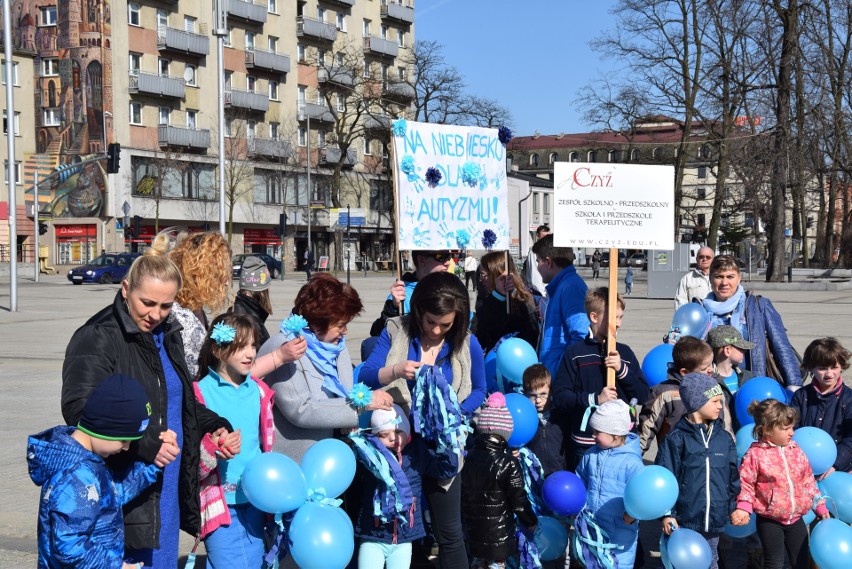 „Przystanek autyzm” to happening w Dzień Autyzmu na placu...