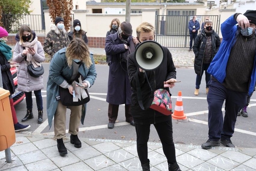 Strajk Kobiet. Protest pod toruńską delegaturą Kuratorium Oświaty 