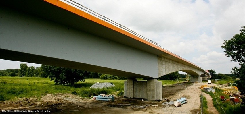 Nowy most na Odrze już łączy dwa brzegi (ZOBACZ ZDJĘCIA)