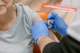 Łódź: Przestaliśmy się szczepić na Covid 19. W punktach szczepień w naszym województwie podaje się dziennie ok. 100 dawek szczepionki 
