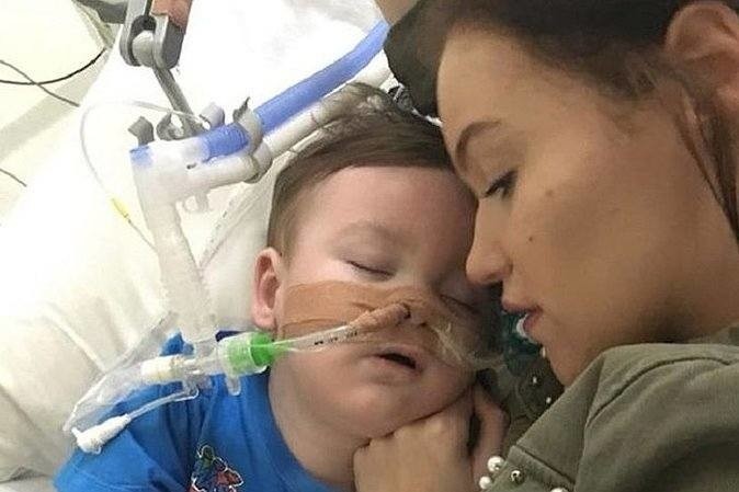 Alfie Evans zostaje w Wielkiej Brytanii. Brak zgody sądu na wyjazd chłopca do Włoch. W sprawę zaangażowany m. in. papież Franciszek