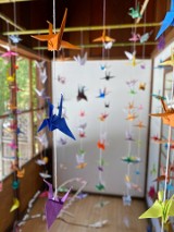 Światowy Dzień Origami. Jak origami, czyli sztuka składania papieru wpływa na rozwój dziecka? W Japonii to ważny element wychowania