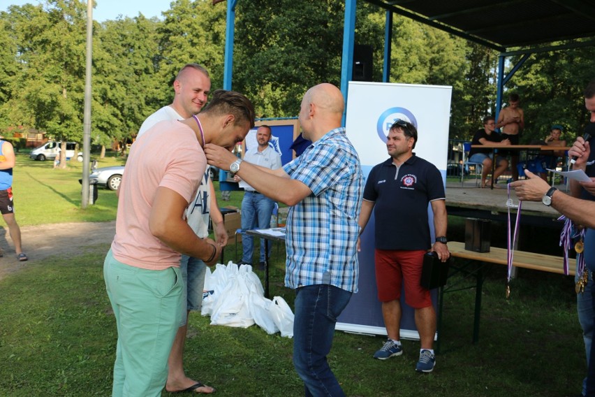 W Połajewie rozegrano turniej siatkarski dla policjantów z...