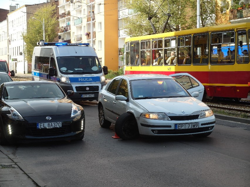 Wypadek na Pabianickiej w Łodzi. Kierowca spowodował wypadek...