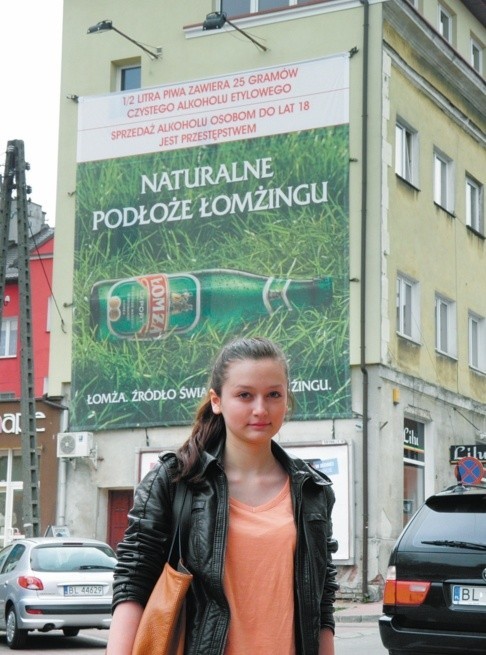 - Nie podoba mi się używanie angielskich zwrotów w języku polskim - mówi Julia Zalesińska, uczennica II LO w Łomży. - A to powszechne, zwłaszcza na portalach społecznościowych