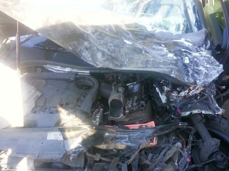 Łomża - Zambrów: Wypadek na drodze krajowej nr 63. Zderzenie osobówki z ciężarówką (zdjęcia)