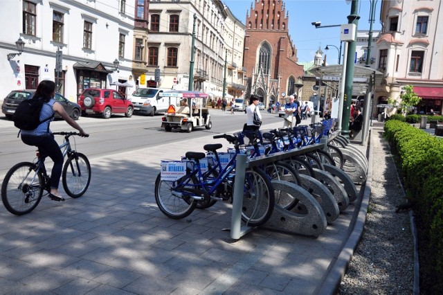 Wypożyczalnie rowerów działają już w innych miastach w Polsce.