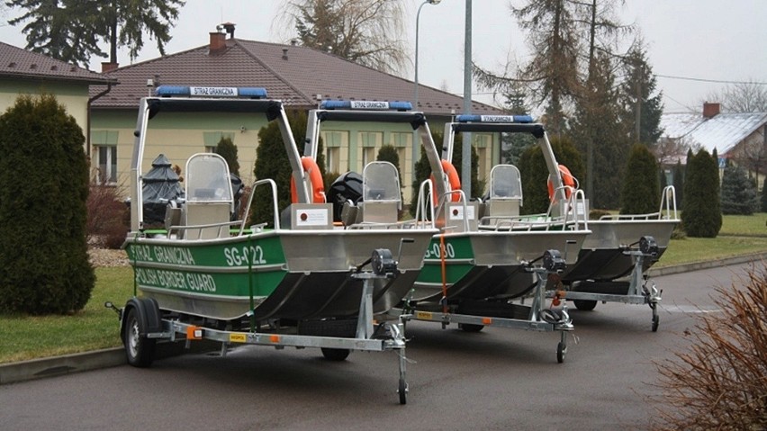 Straż Graniczna otrzymała nowe łodzie płaskodenne do patrolowania rzeki Bug. Zobacz zdjęcia i wideo
