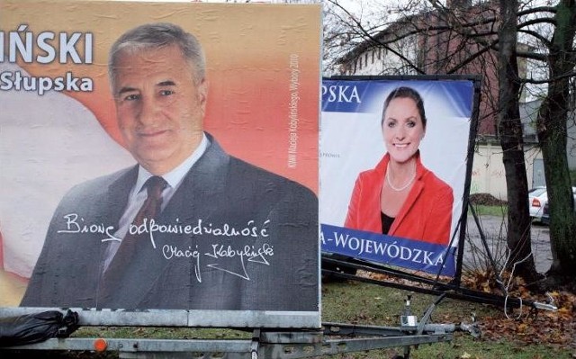W pierwszej turze głosowania, 21 listopada, pierwsze miejsce zajął Maciej Kobyliński, który zdobył niemal 39 procent głosów. Krystyna Danilecka--Wojewódzka była druga, uzyskując 30, 42 procent głosów.