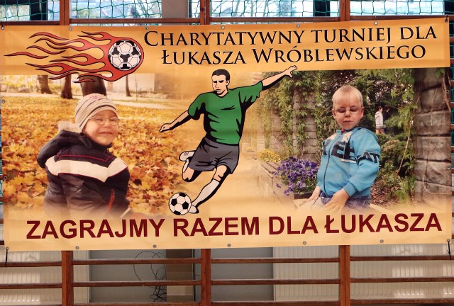 W hali sportowej szkoły w Radzyniu Chełmińskim rozegrany został XI Charytatywny Turniej Piłkarski, z którego dochód trafi na leczenie Łukasza Wróblewskiego oraz Bartka Zielińskiego. W imprezie wystartowało 12 zespołów. W przerwie odbyła się licytacja.