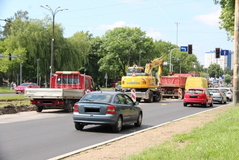 W Dąbrowie Górniczej trwa remont al. Piłsudskiego Zobacz...