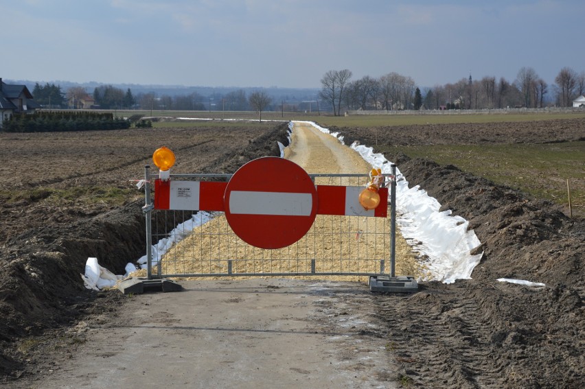 W tym miejscu kończy się świętokrzyski a zaczyna małopolski...