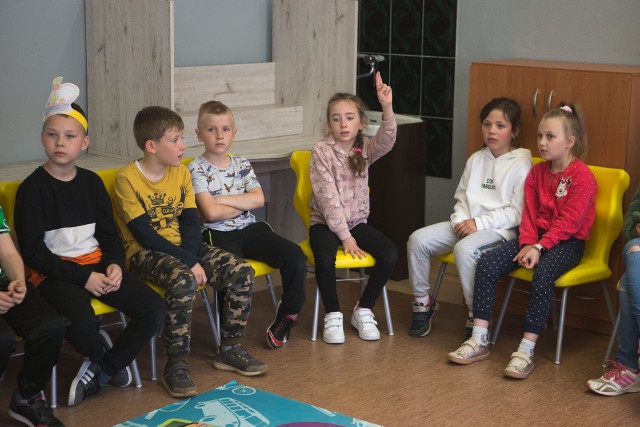 Uczniów Szkoły Podstawowej nr 9 w Słupsku odwiedził Innobus. Najmłodsi mieli okazję wziąć udział w warsztatach edukacyjnych związanych z komunikacja publiczną. To wszystko w ramach Szkoły Nowoczesnego Pasażera.