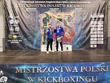 Kamil Kąkol i Mikołaj Zygan z kartuskiej Rebelii medalistami mistrzostw Polski w kickboxingu