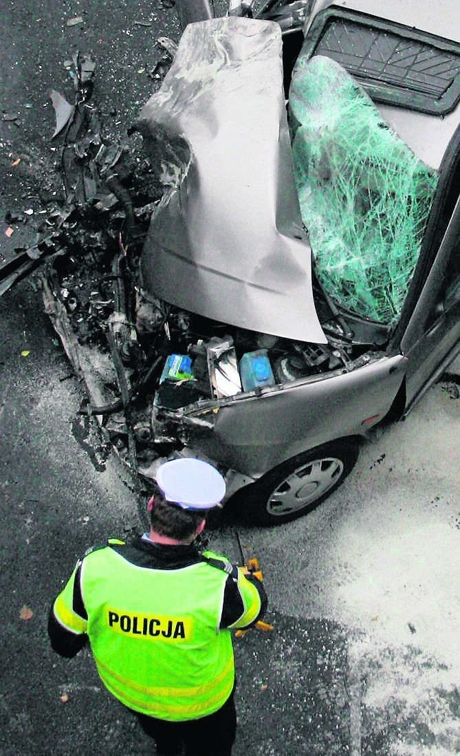 Byli policjanci z Komisariatu Autostradowego Policji w...