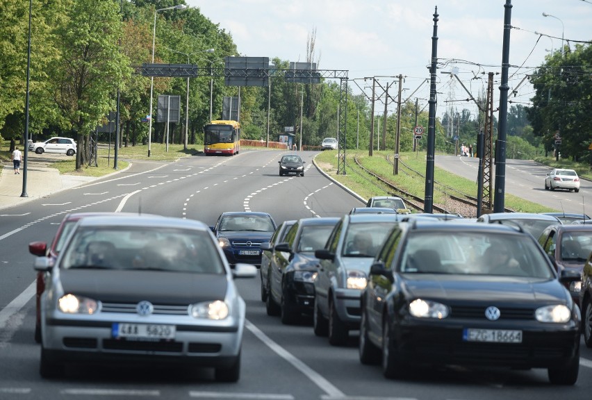 W przeciwieństwie do firm wynajmujących maszyny budowlane,...