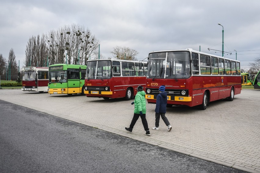 Katarzynki MPK: Poznaniacy zwiedzali zajezdnię tramwajową na...