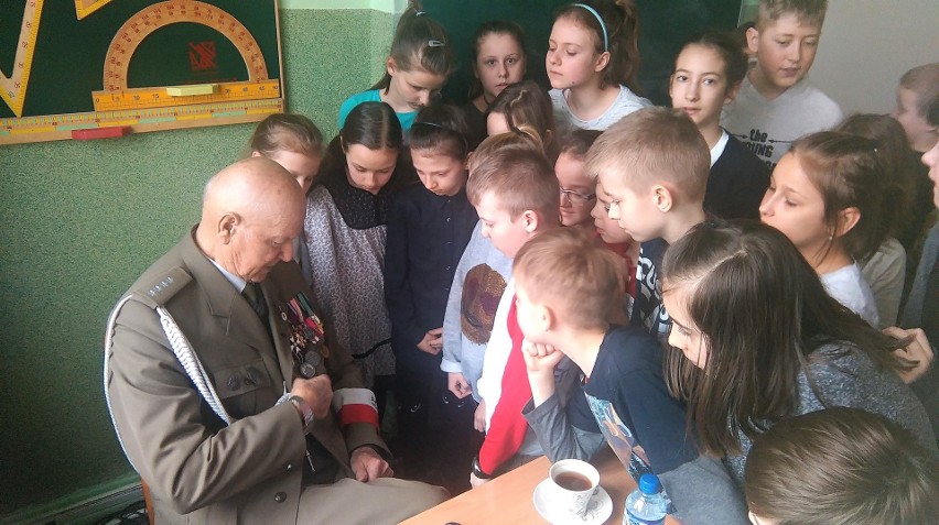 Spotkanie z żołnierzem Armii Krajowej w Jędrzejowie. To była żywa lekcja historii 