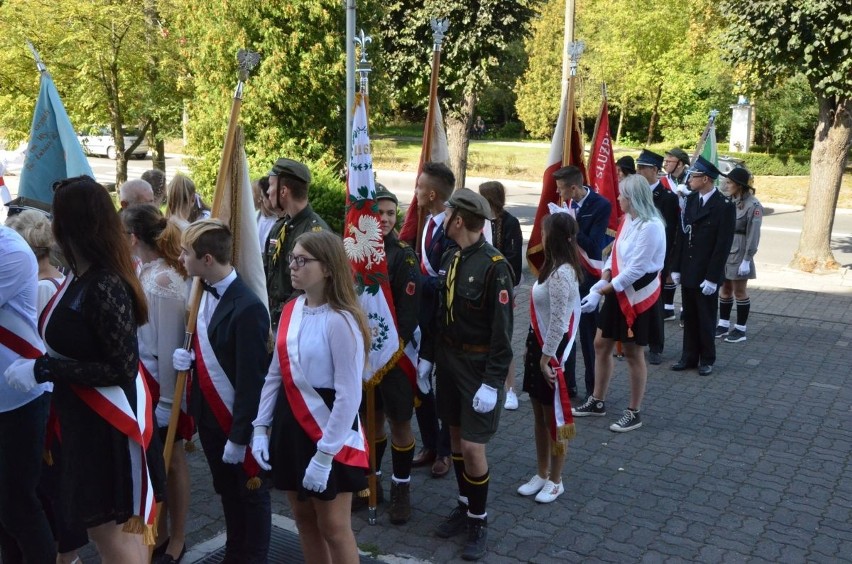 Wszyscy przybyli goście mogli podziwiać liczne stoiska,...