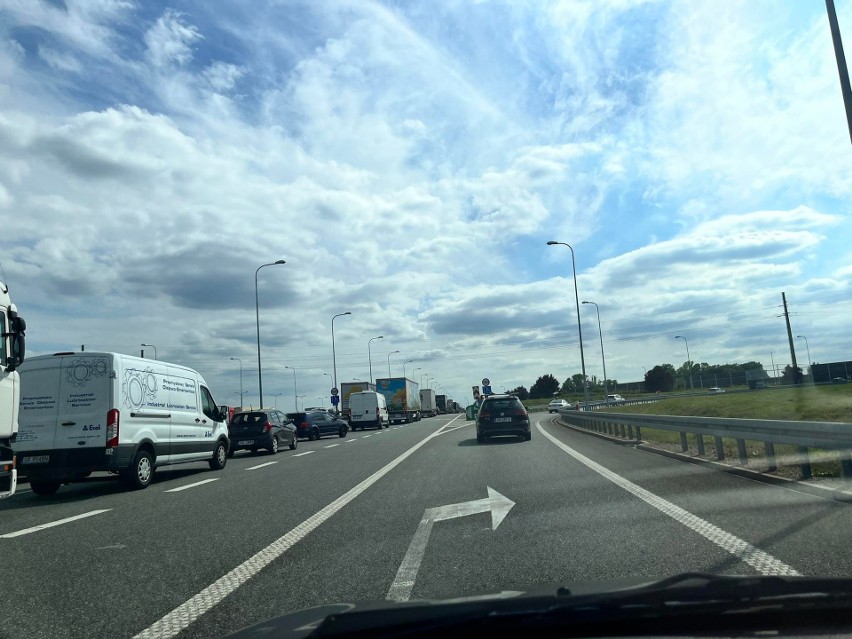 Poważne utrudnienia na autostradzie A4 w Katowicach Tworzą się ogromne korki, nie wiadomo, kiedy ruch wróci do normy