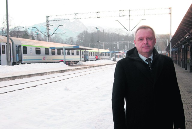 - Dzięki decyzji radnych, którzy wydzierżawili spółce Tesko teren PKP, powstanie nowy dworzec autobusowy, a także odmieni się dworzec kolejowy - zapewnia Jerzy Piotrowski, szef spółki Tesko