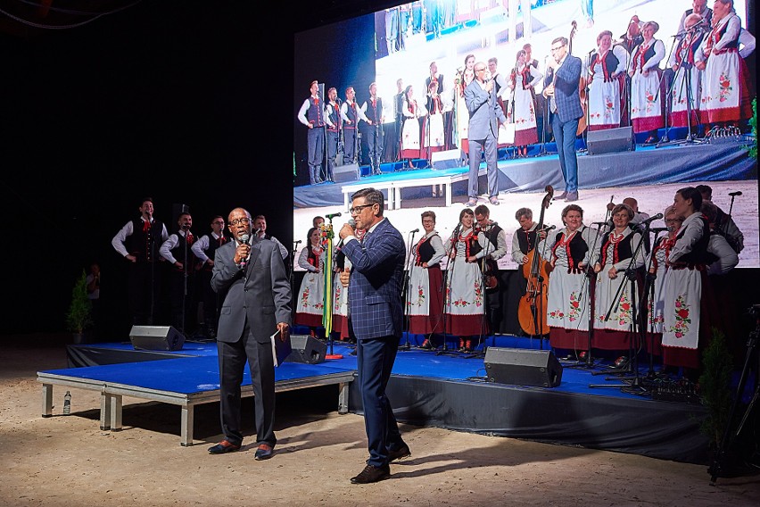 Prezes Stadniny Koni w Michałowie podczas aukcji Pride of...