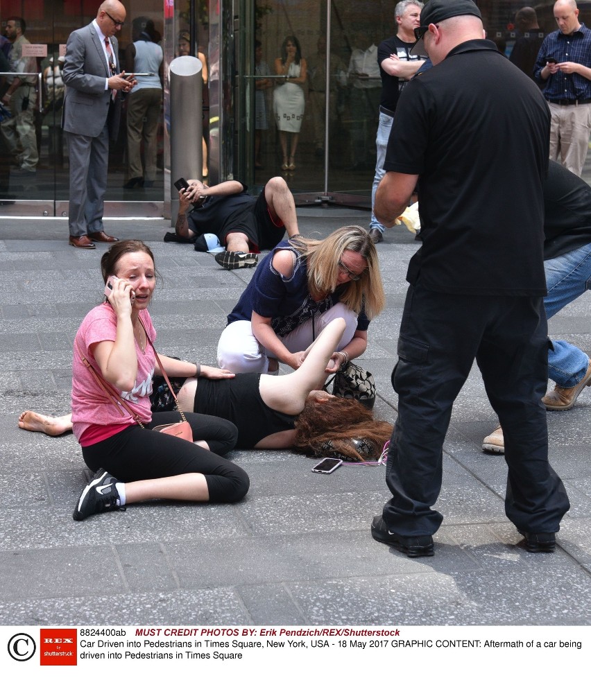 USA: Auto wjechało w tłum na Times Square w Nowym Jorku. Policja: To nie zamach [ZDJĘCIA] [WIDEO]