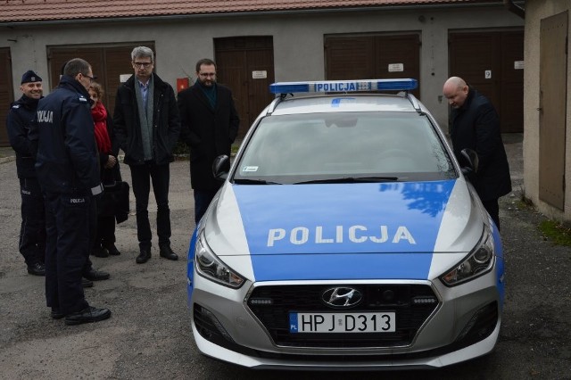 Komenda Powiatowa Policji w Kluczborku wzbogacił się o kolejne nowe radiowozy.